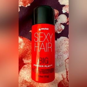 Sexy hair powder play.